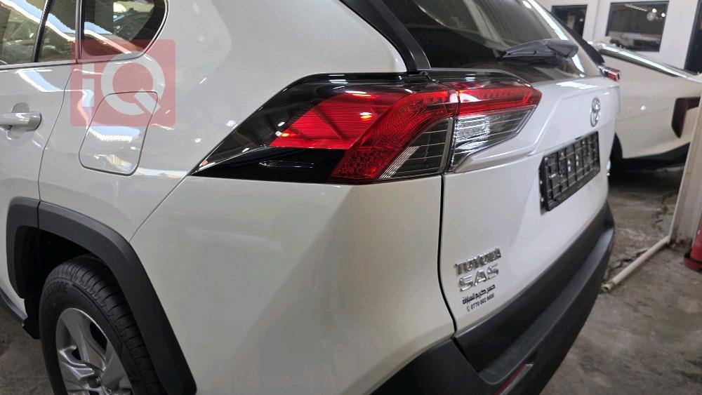 تويوتا راف 4